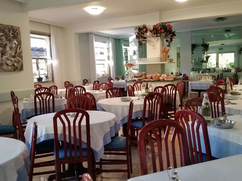 רימיני Hotel Emma Nord מראה חיצוני תמונה